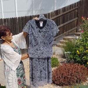 R&M Richards Black and White Paisley Pencil Skirt